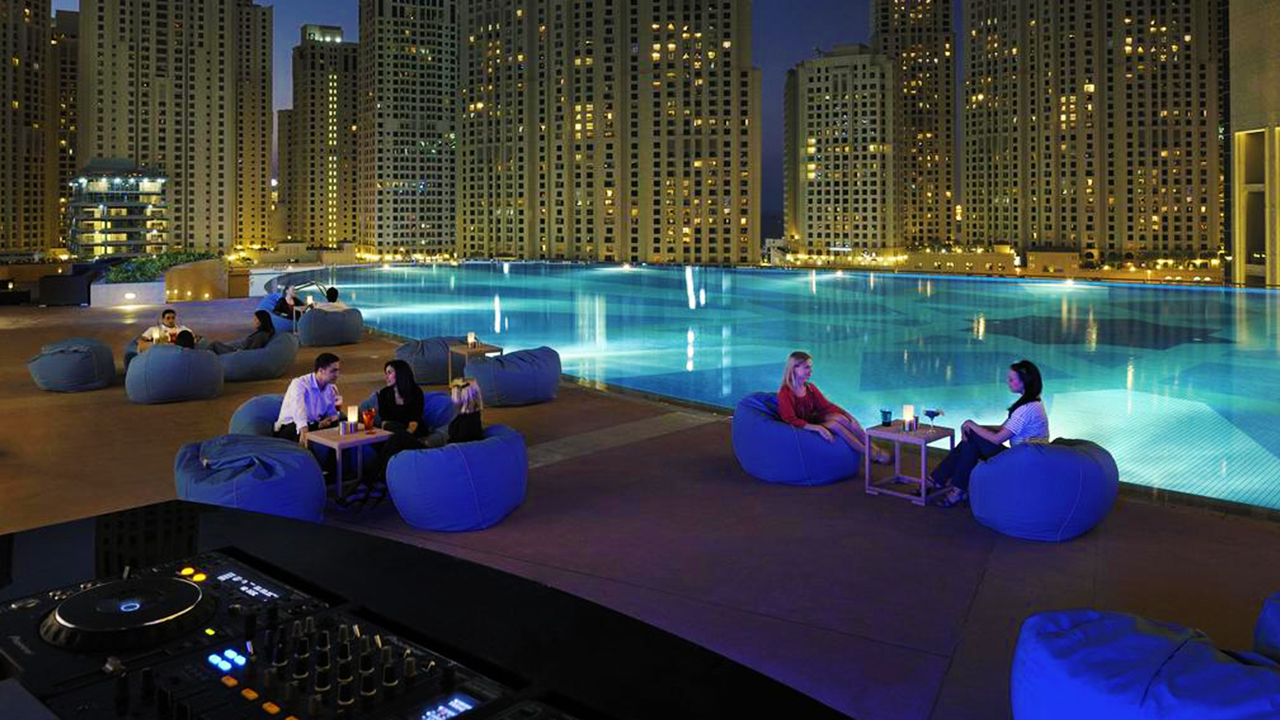 Poolside bar Overlooking the infinity pool