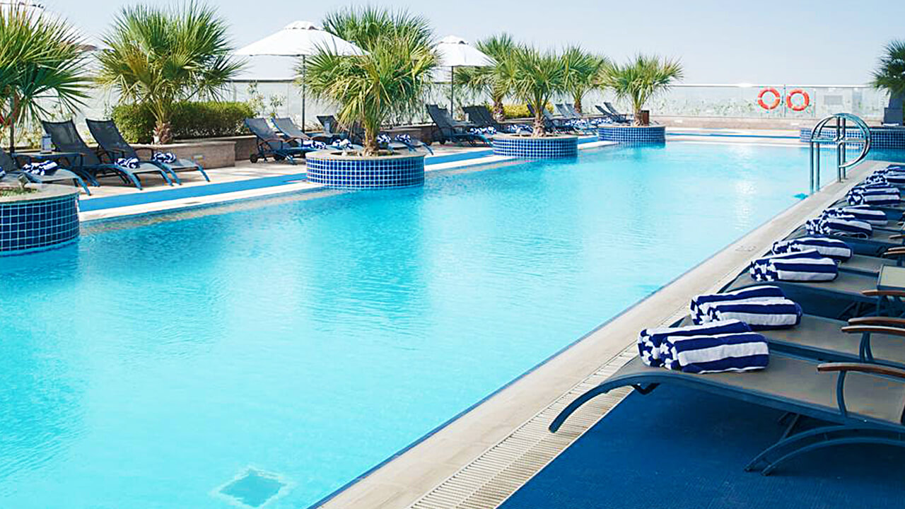 Al Salam Hotel Suites Dubai Outdoor Swimming Pool