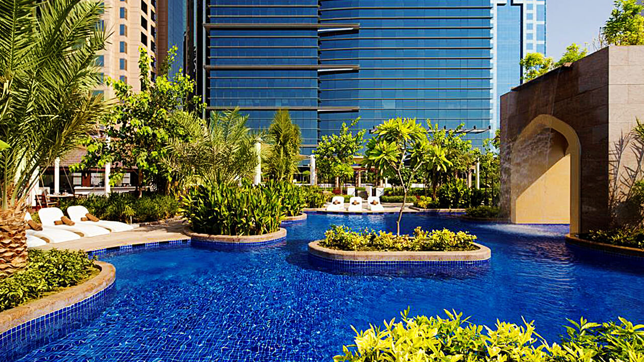 Hotel Conrad Dubai Outdoor Swimming Pool