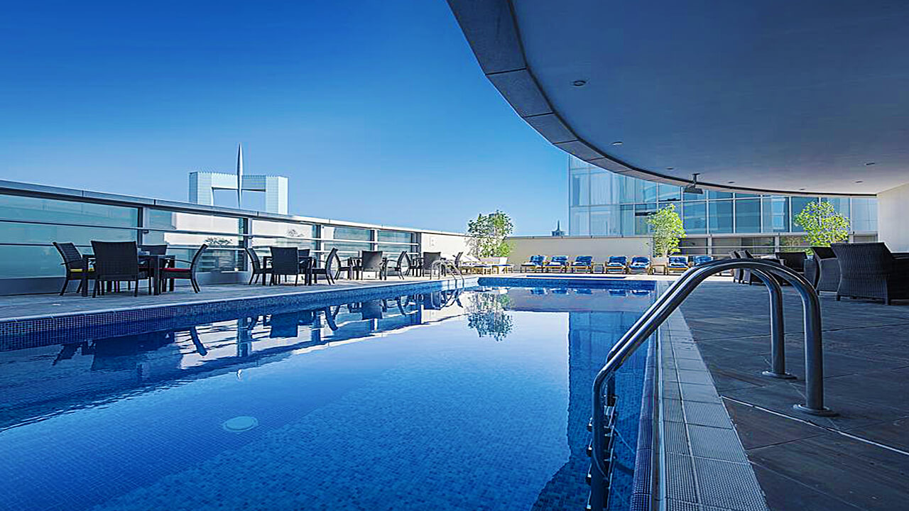 Emirates Grand Hotel Dubai Outdoor Swimming pool