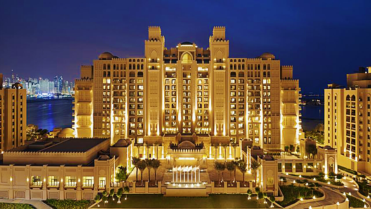 Hotel Fairmont thePalm Exterior Night view