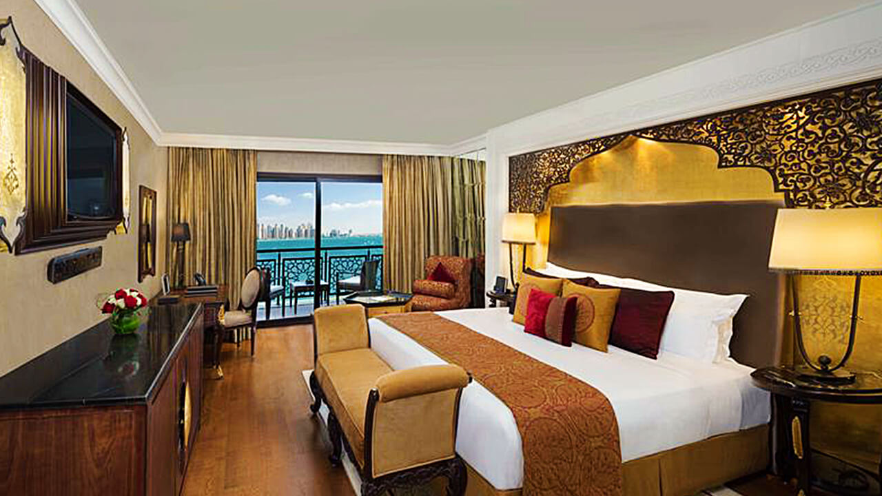 Deluxe King Bedroom Arabian Sea View