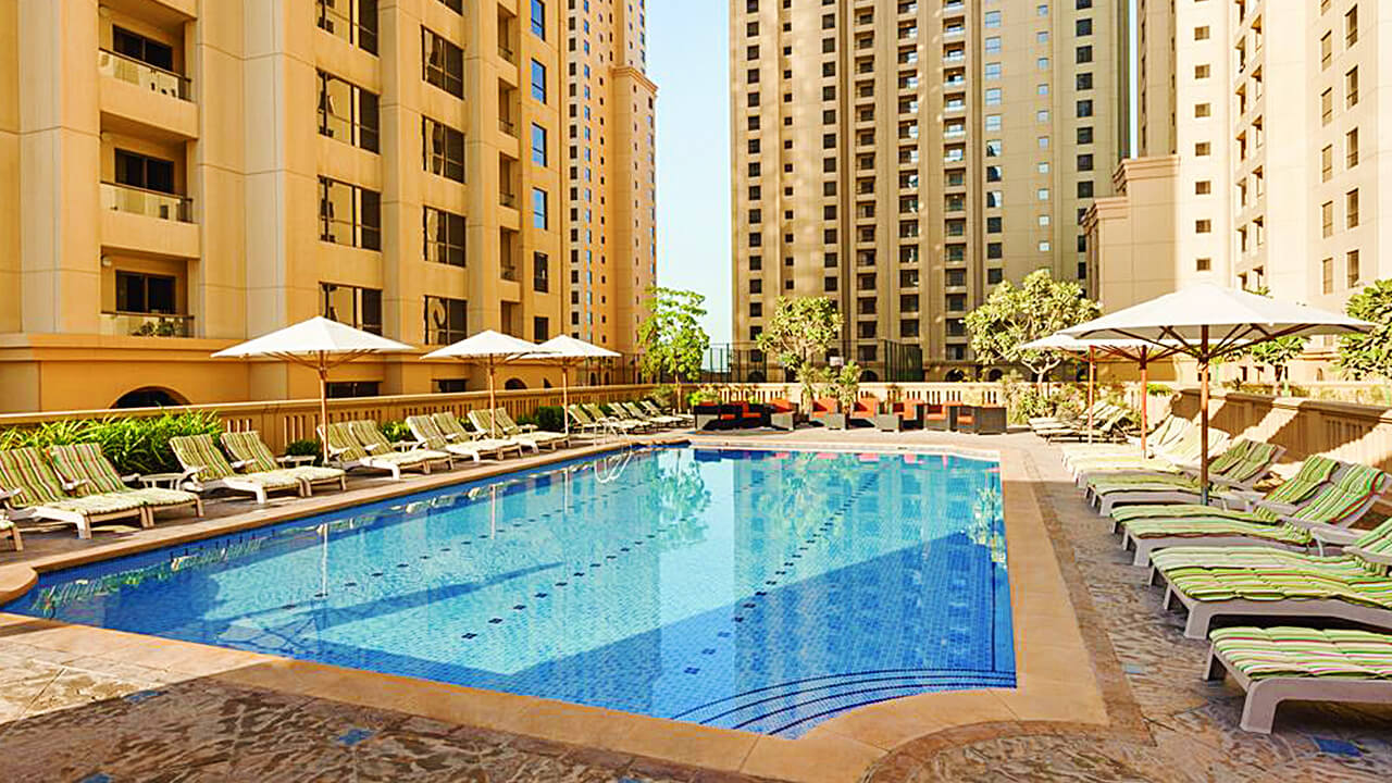 Ramada Plaza Jumeirah Beach Residence Outdoor Swimming pool
