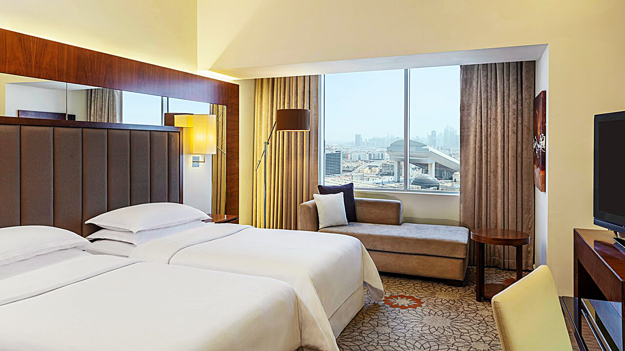 Superior Guest room Twin Beds with City view
